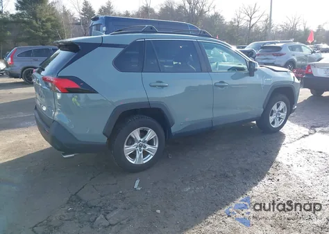 2021 Toyota Rav4 Hybrid Xle z USA, uszkodzony, nr VIN 4T3RWRFV8MU029972